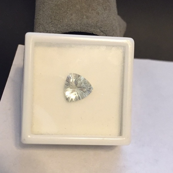 Trilliant Shape Green Amethyst - Picture 5 of 6